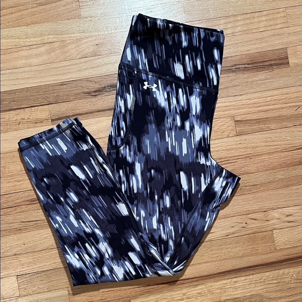 Under Armour Dynamic Black and Gray Leggings bundle and save!